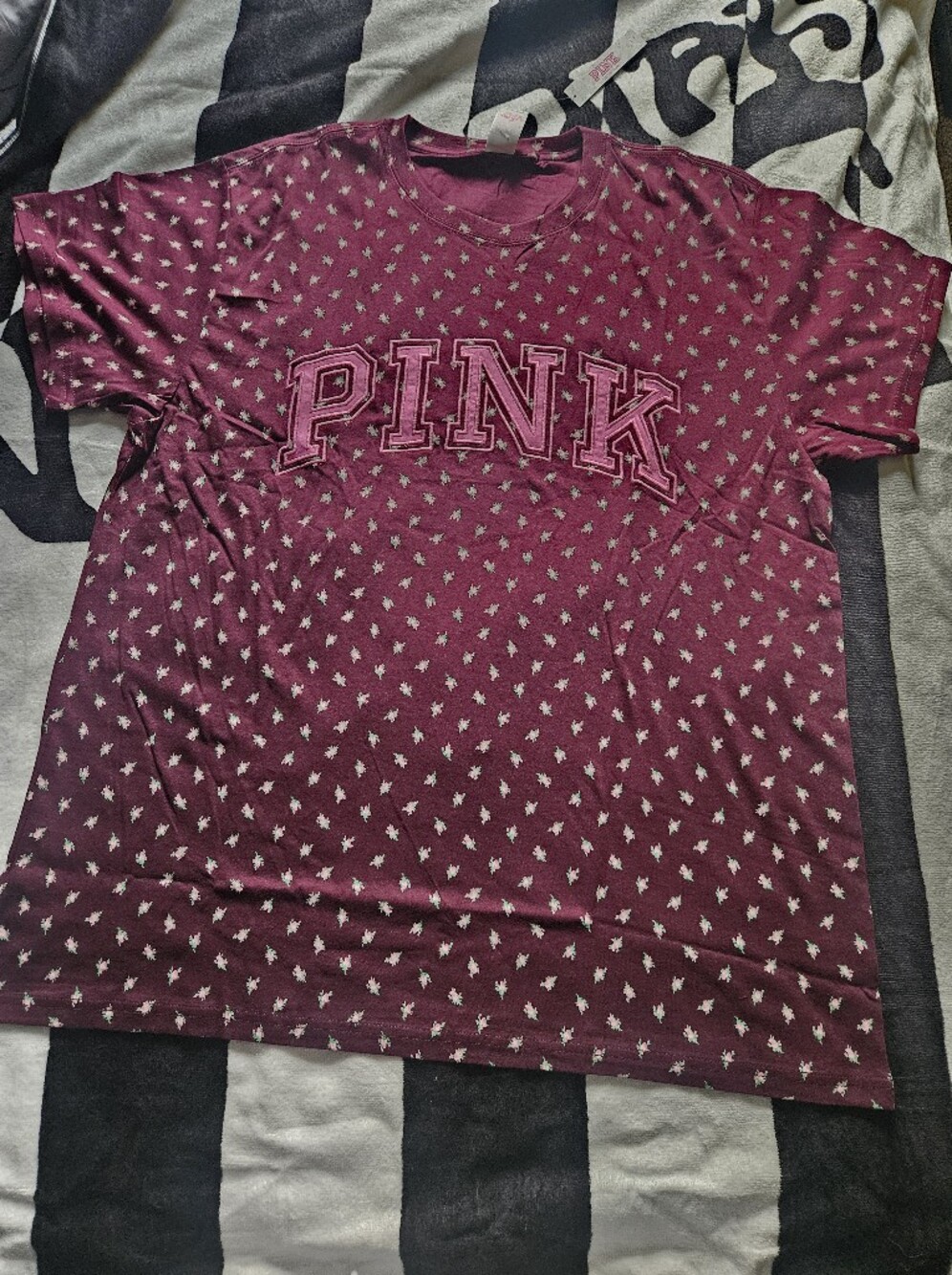 Vs Pink Tee - Picture 3 of 4